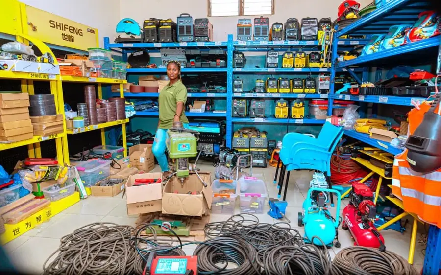 Groupes électrogènes et compresseurs en stock dans la boutique ECYT